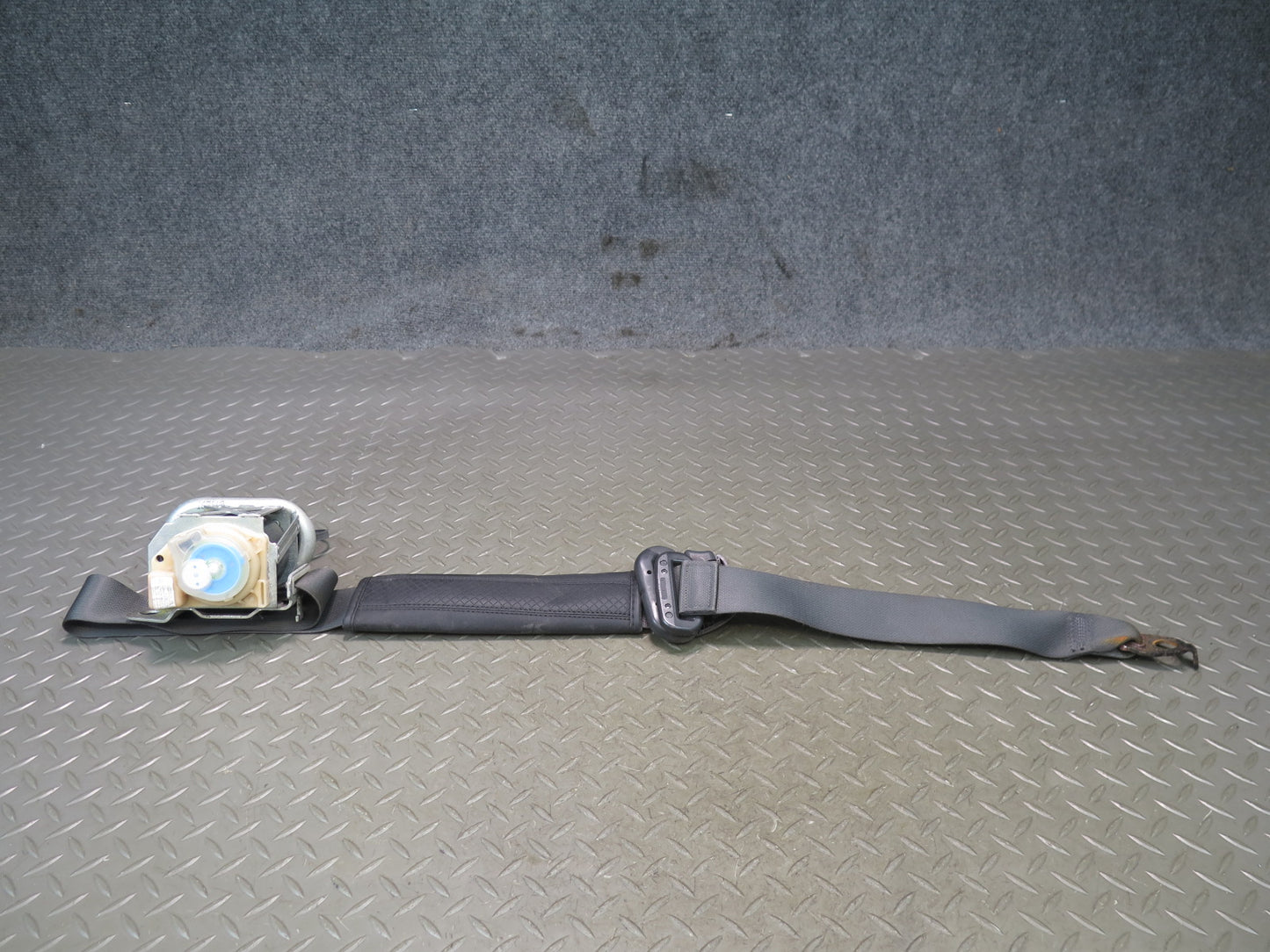 07-10 JEEP WRANGLER RUBICON JK FRONT LEFT AND RIGHT SEAT BELTS OEM