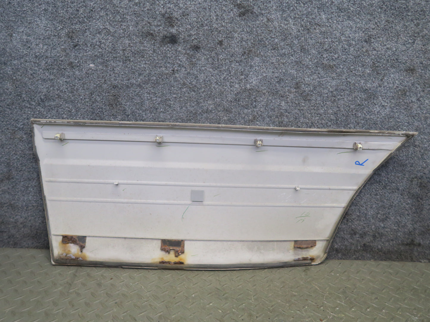 2003-2007 Lexus LX470 Front & Rear Right Door Fender Lower Trim Molding Set of 4