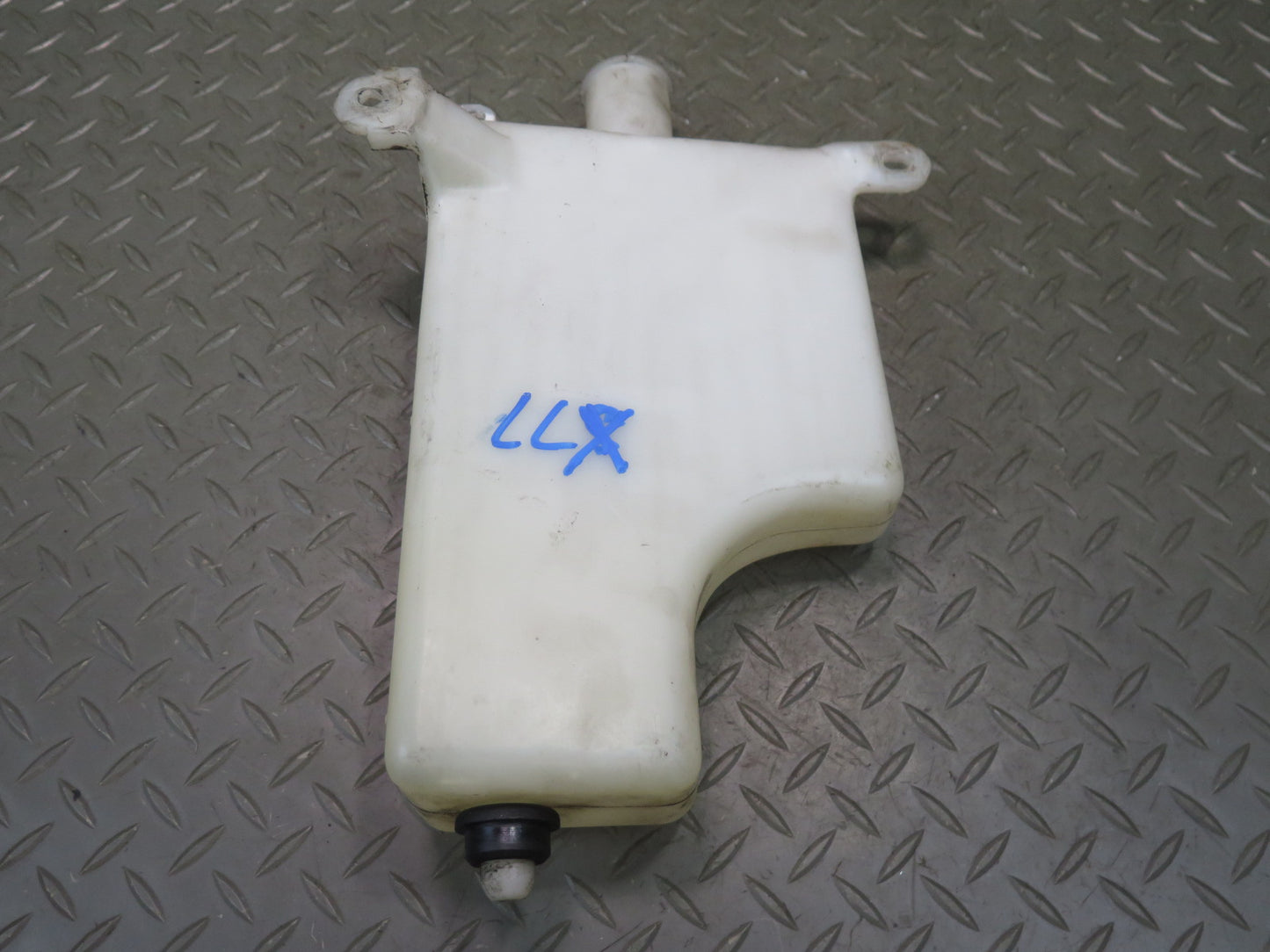 1998-2007 Lexus UZJ100L LX470 Engine Coolant Expansion Overflow Reservoir Tank
