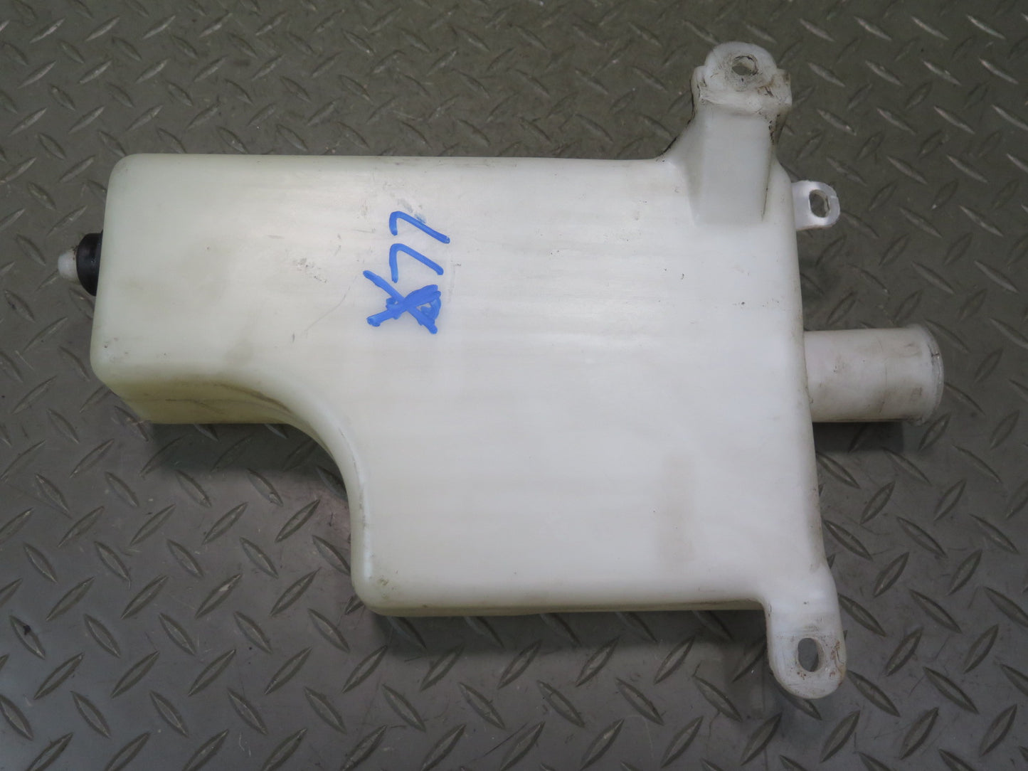 1998-2007 Lexus UZJ100L LX470 Engine Coolant Expansion Overflow Reservoir Tank