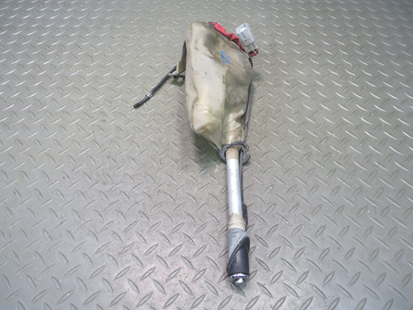 2003-2007 Lexus UZJ100L LX470 Radio Power Antenna Motor Assembly