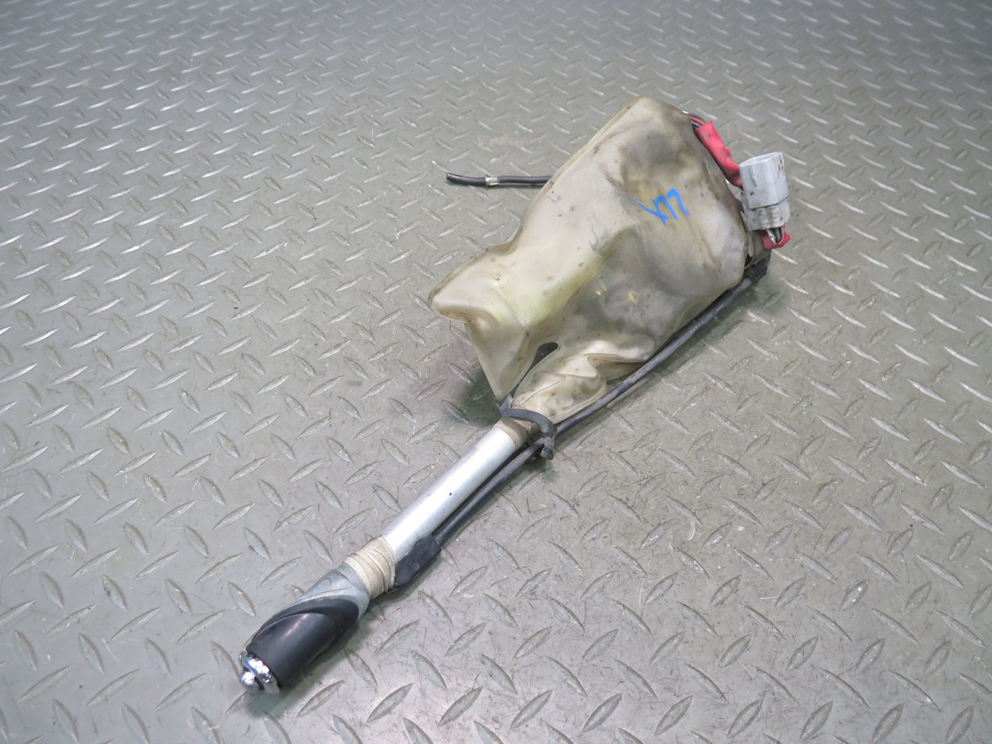 2003-2007 Lexus UZJ100L LX470 Radio Power Antenna Motor Assembly