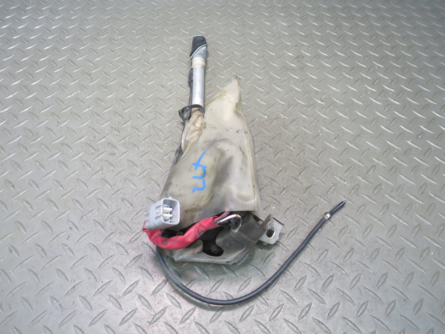 2003-2007 Lexus UZJ100L LX470 Radio Power Antenna Motor Assembly