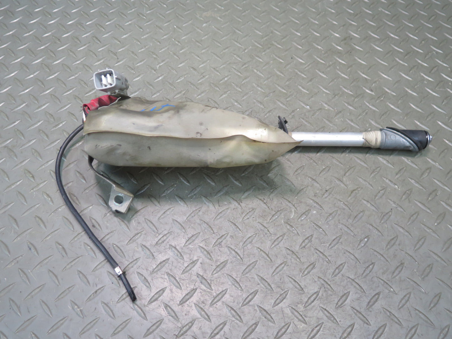 2003-2007 Lexus UZJ100L LX470 Radio Power Antenna Motor Assembly