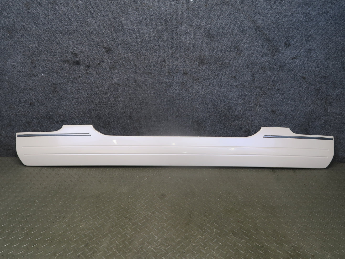 2003-2007 Lexus UZJ100L LX470 Rear Trunk Lower Gate Trim Molding 75801-594W0