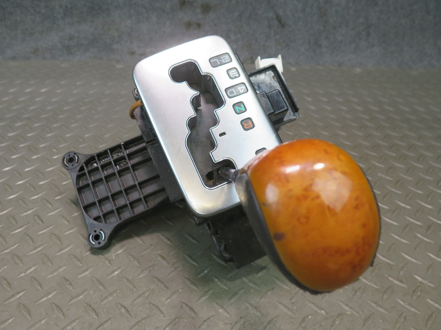 2003-2007 Lexus UZJ100L LX470 A/T Automatic Transmission Gear Shifter Selector