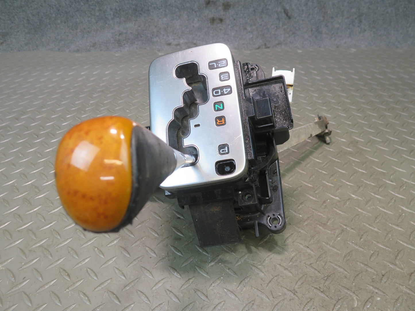2003-2007 Lexus UZJ100L LX470 A/T Automatic Transmission Gear Shifter Selector