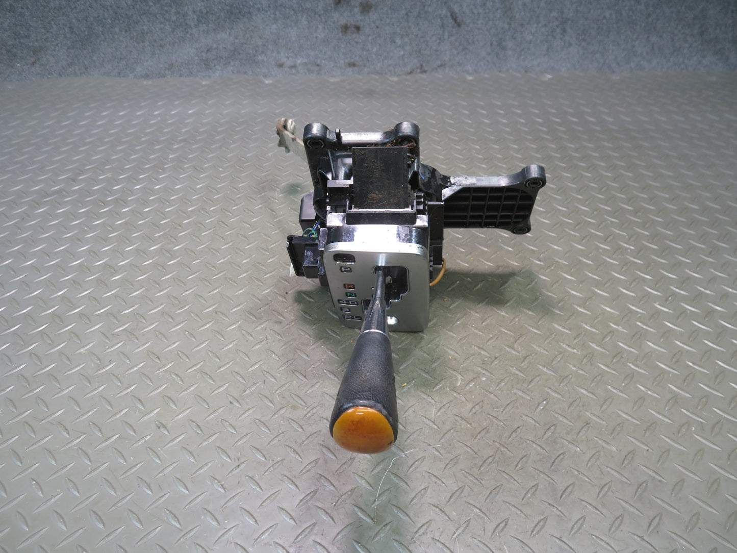 2003-2007 Lexus UZJ100L LX470 A/T Automatic Transmission Gear Shifter Selector