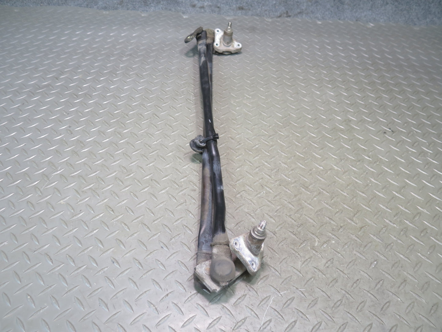 98-07 Lexus UZJ100L LX470 Front Windshield Wiper Transmission Linkage