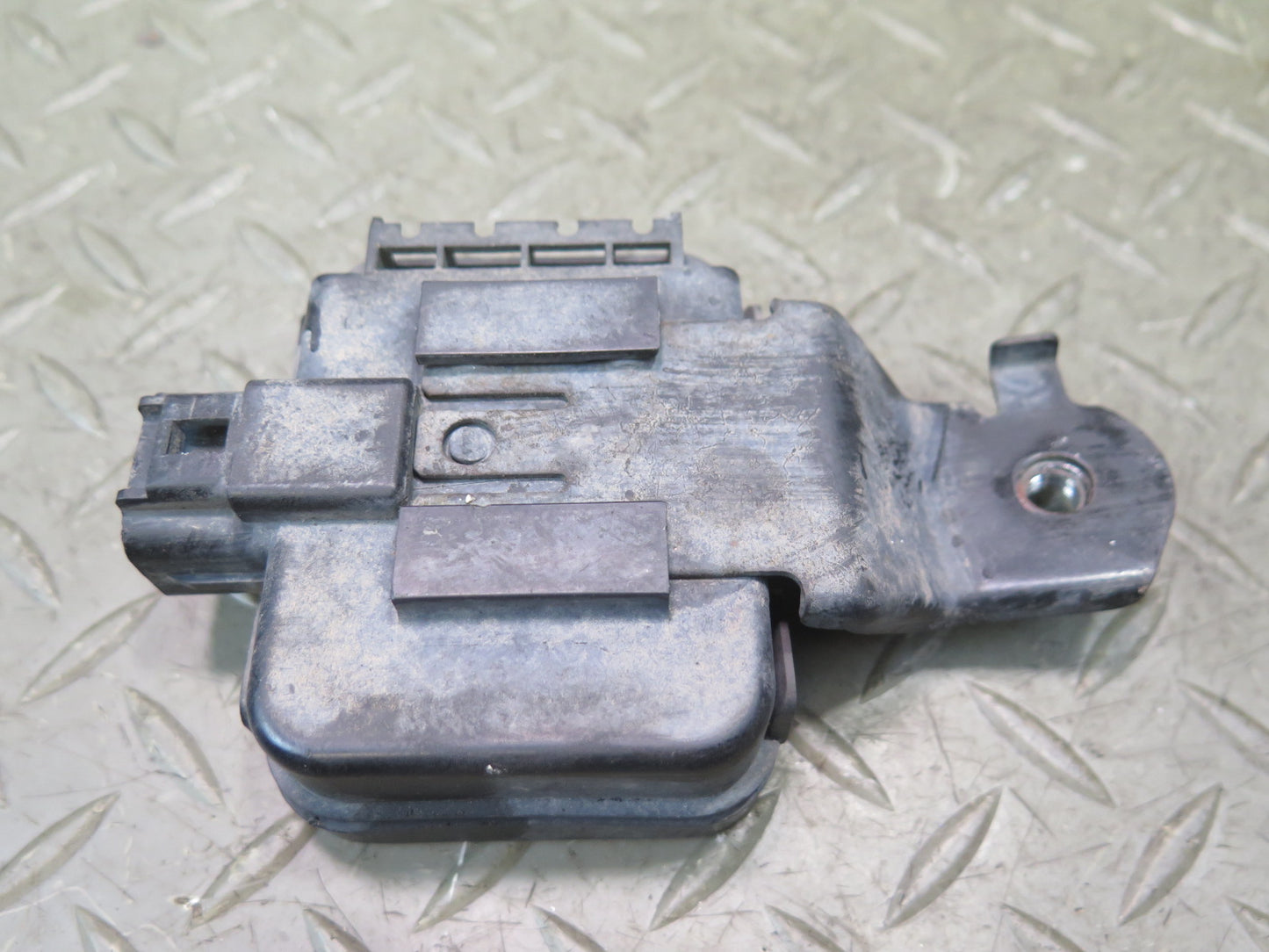 2003-2007 Lexus UZJ100L LX470 Smoke Sensor 88898-60030