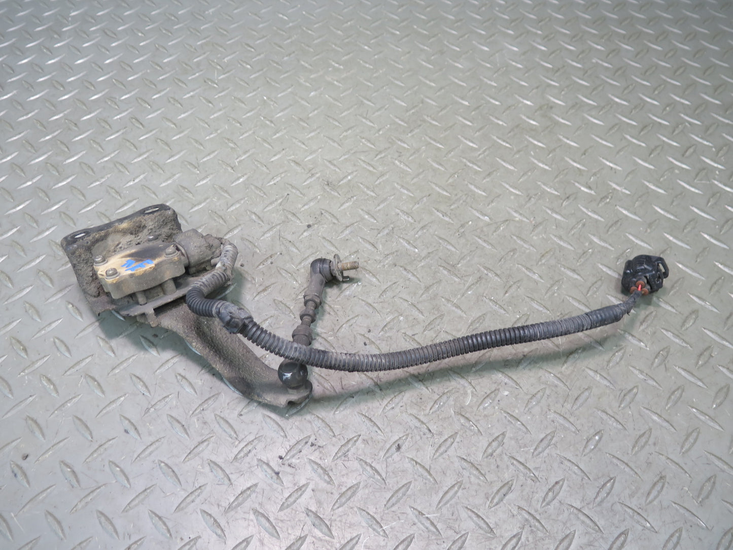 03-07 Lexus UZJ100L LX470 Front Left Suspension Height Level Sensor