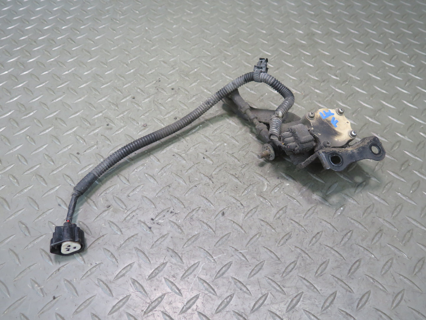 03-07 Lexus UZJ100L LX470 Front Left Suspension Height Level Sensor
