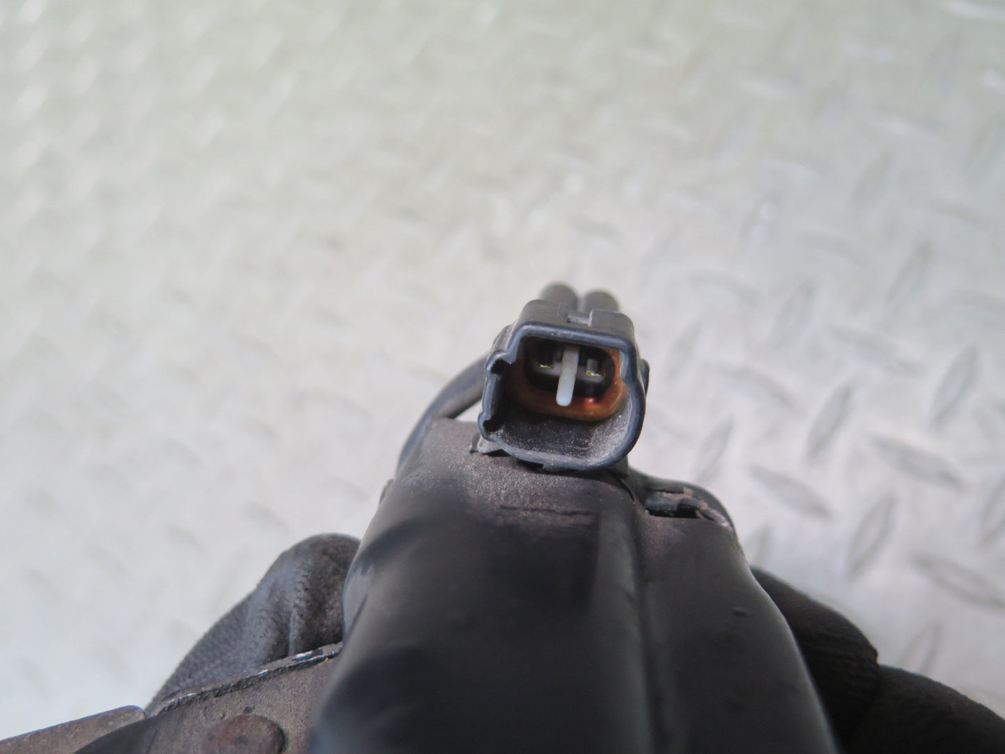 1998-2007 Lexus UZJ100L LX470 Front Hood Lock Latch
