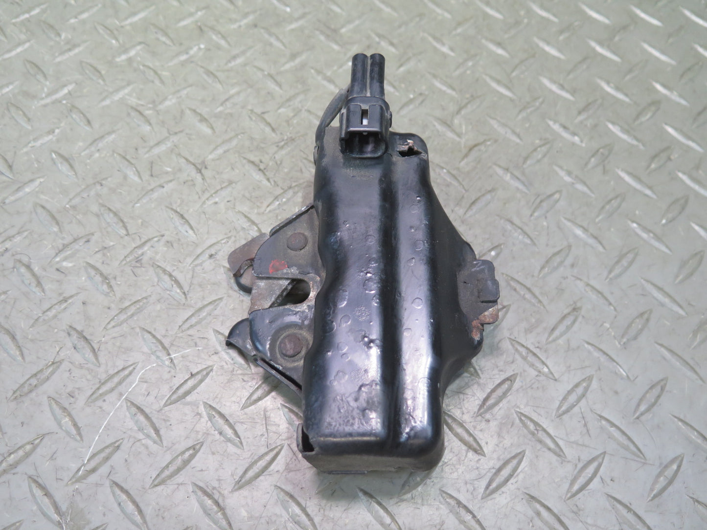1998-2007 Lexus UZJ100L LX470 Front Hood Lock Latch