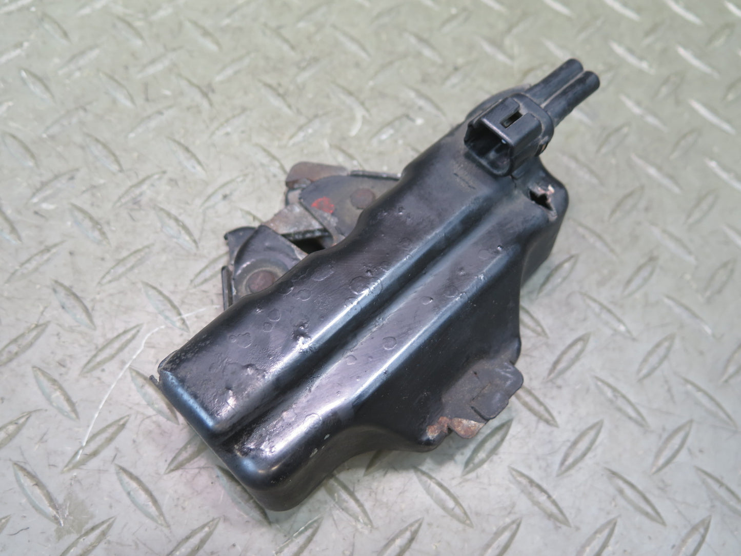 1998-2007 Lexus UZJ100L LX470 Front Hood Lock Latch