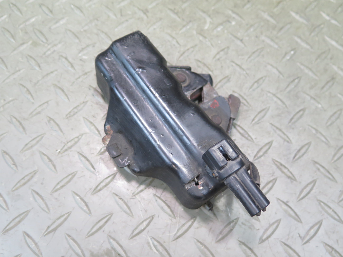 1998-2007 Lexus UZJ100L LX470 Front Hood Lock Latch