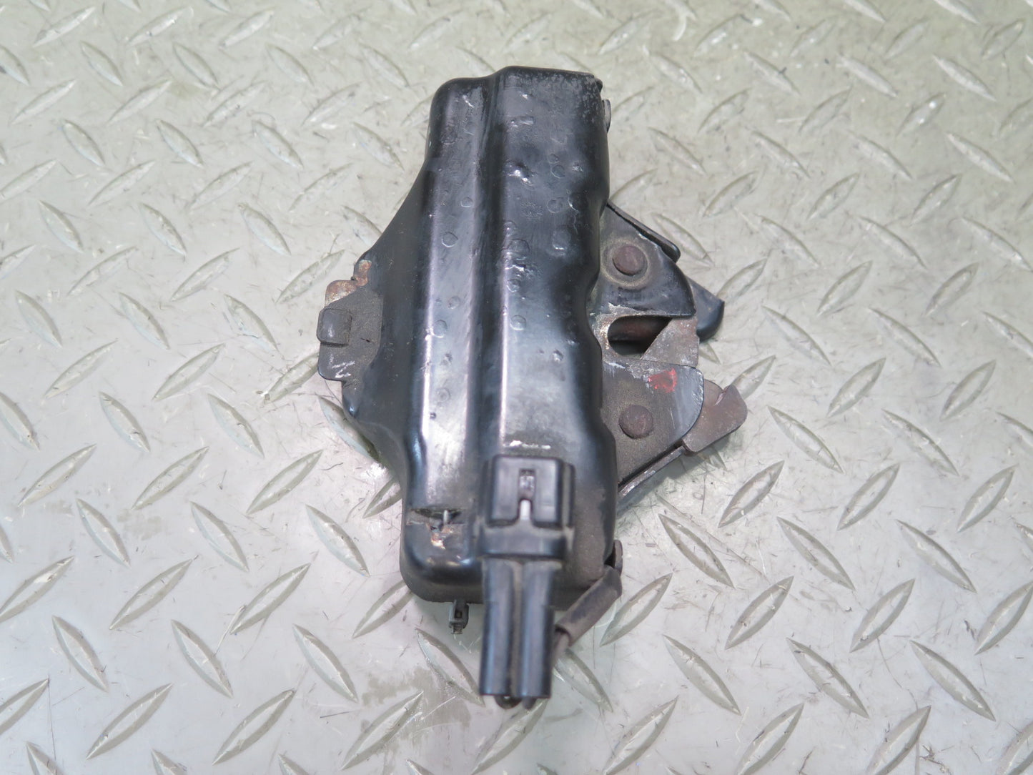 1998-2007 Lexus UZJ100L LX470 Front Hood Lock Latch