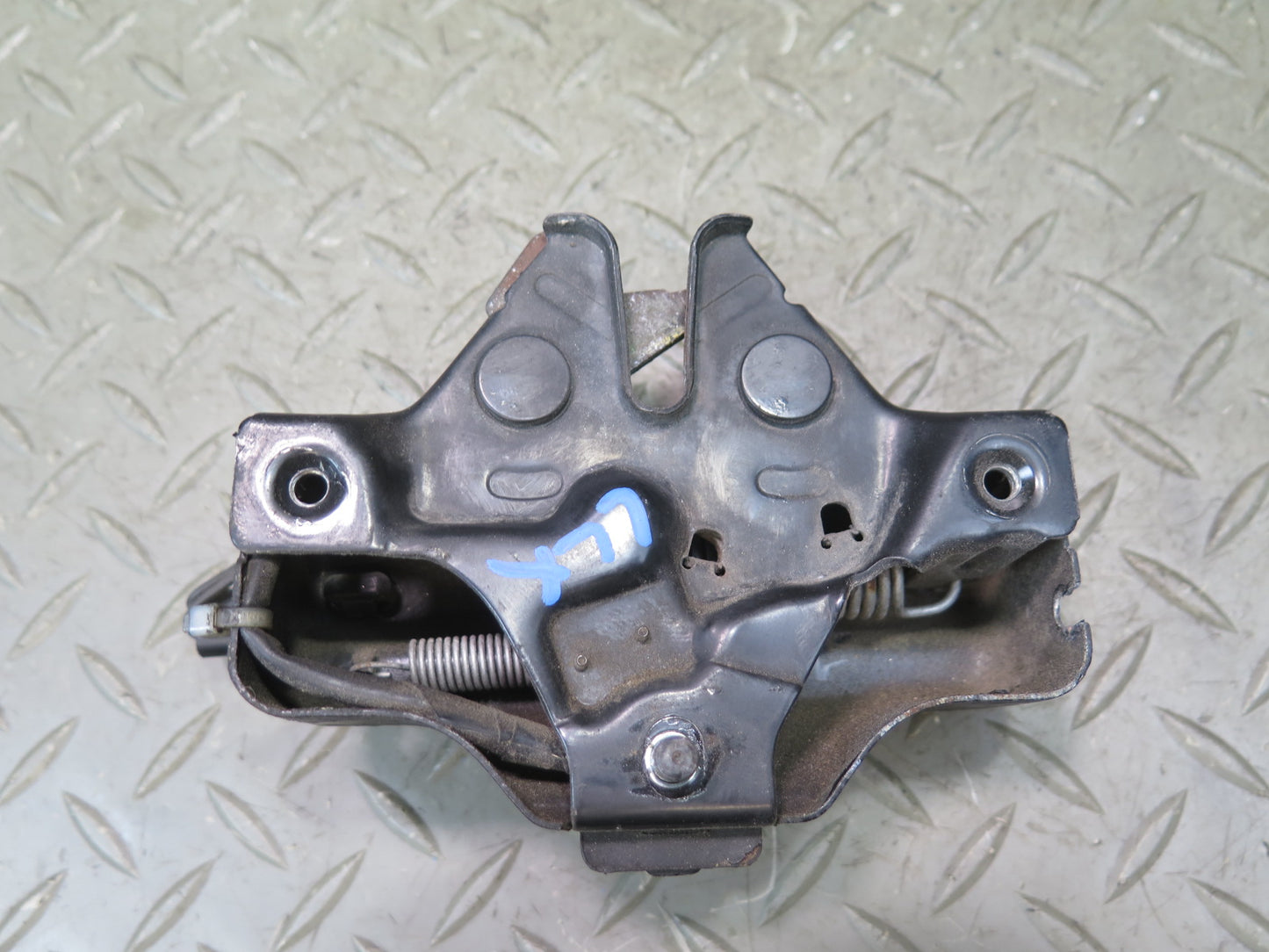 1998-2007 Lexus UZJ100L LX470 Front Hood Lock Latch