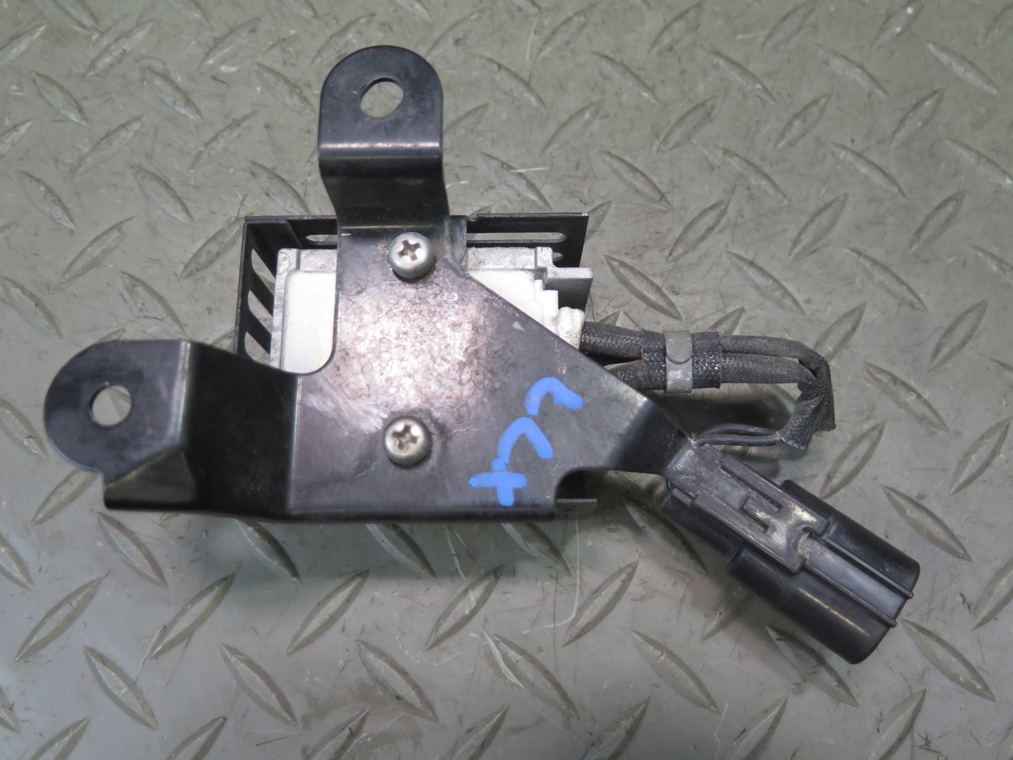 1998-2007 Lexus UZJ100L LX470 Daytime Running Light Resistor 82695-60020