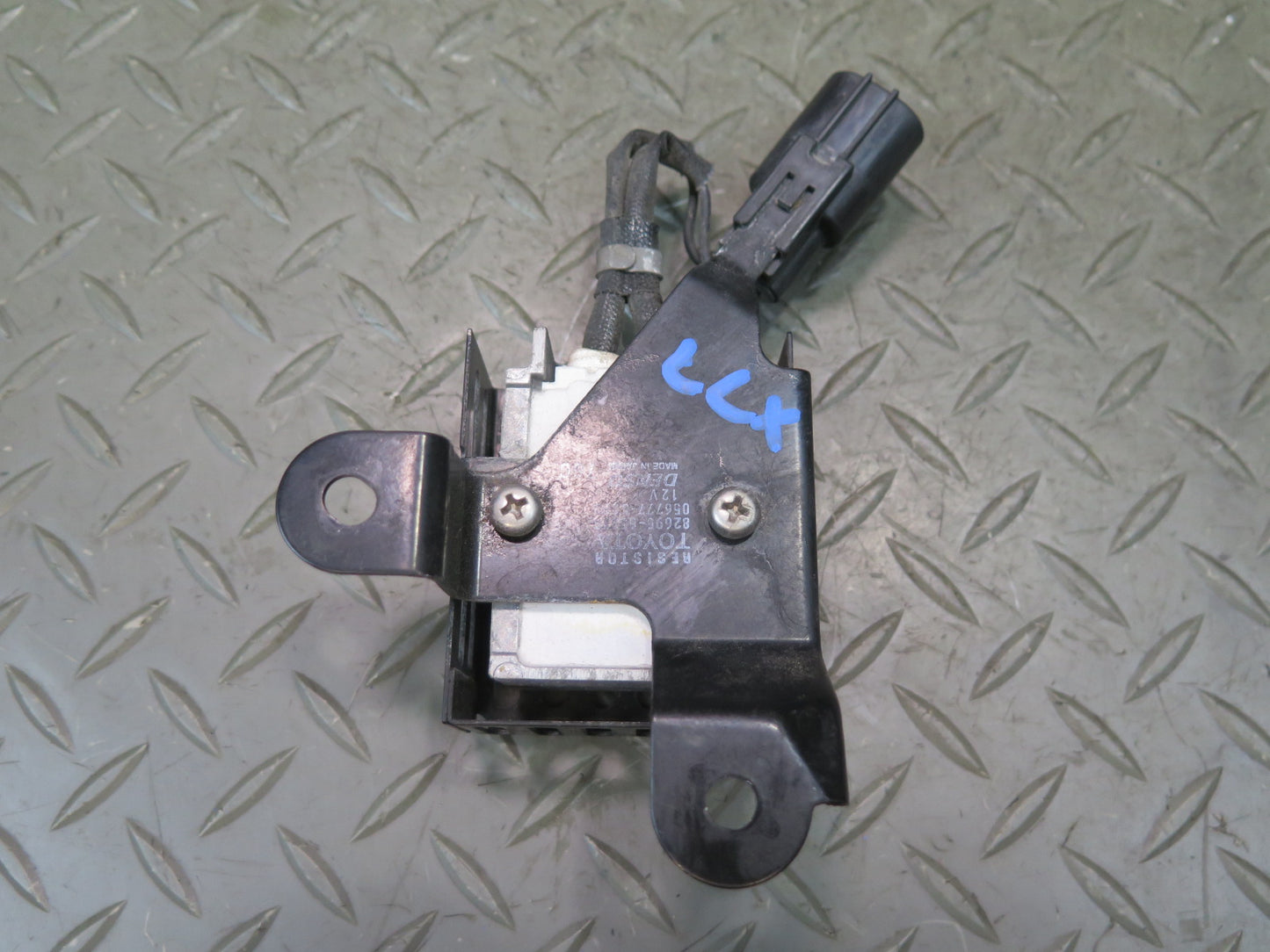 1998-2007 Lexus UZJ100L LX470 Daytime Running Light Resistor 82695-60020