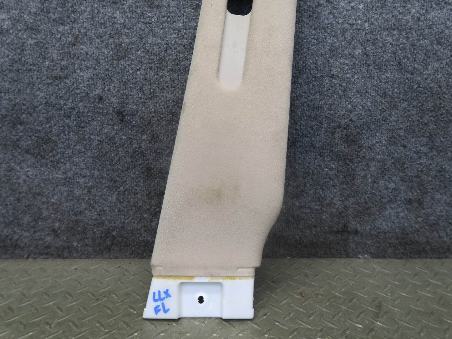 2003-2007 Lexus UZJ100L LX470 Center Upper B Pillar Trim Cover Panel Set