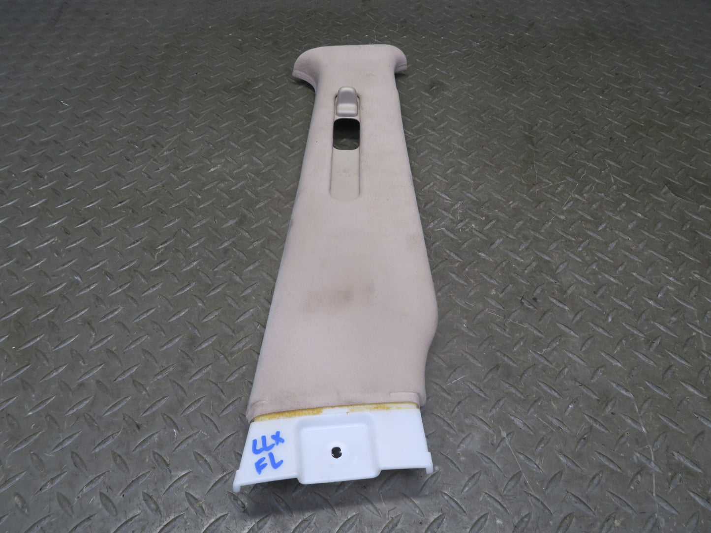 2003-2007 Lexus UZJ100L LX470 Center Upper B Pillar Trim Cover Panel Set