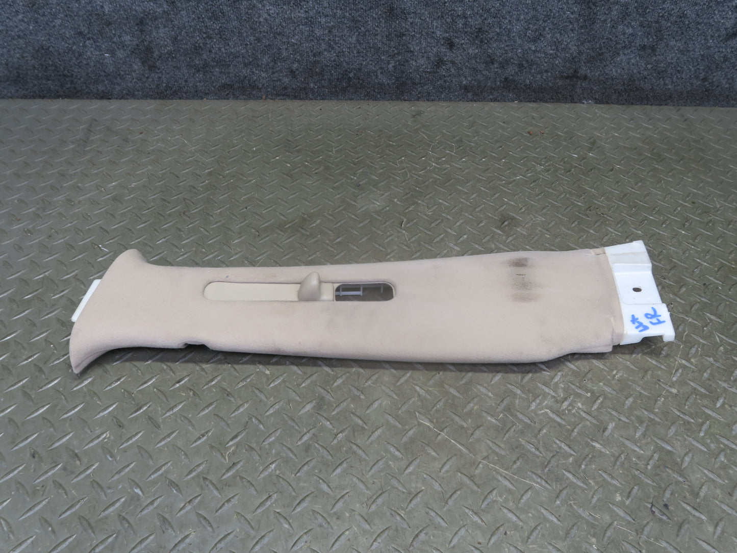 2003-2007 Lexus UZJ100L LX470 Center Upper B Pillar Trim Cover Panel Set