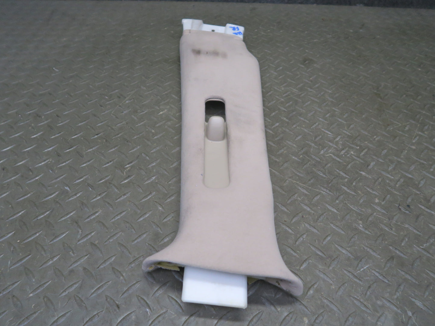 2003-2007 Lexus UZJ100L LX470 Center Upper B Pillar Trim Cover Panel Set