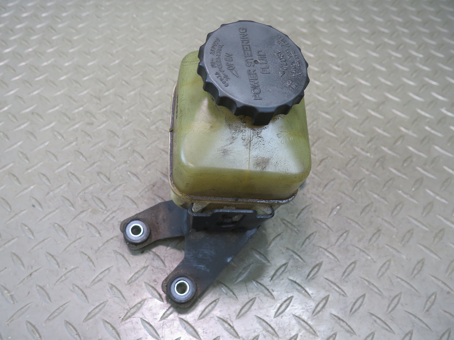 1998-2007 Lexus LX470 Power Steering Fluid Reservoir Bottle Tank w Bracket