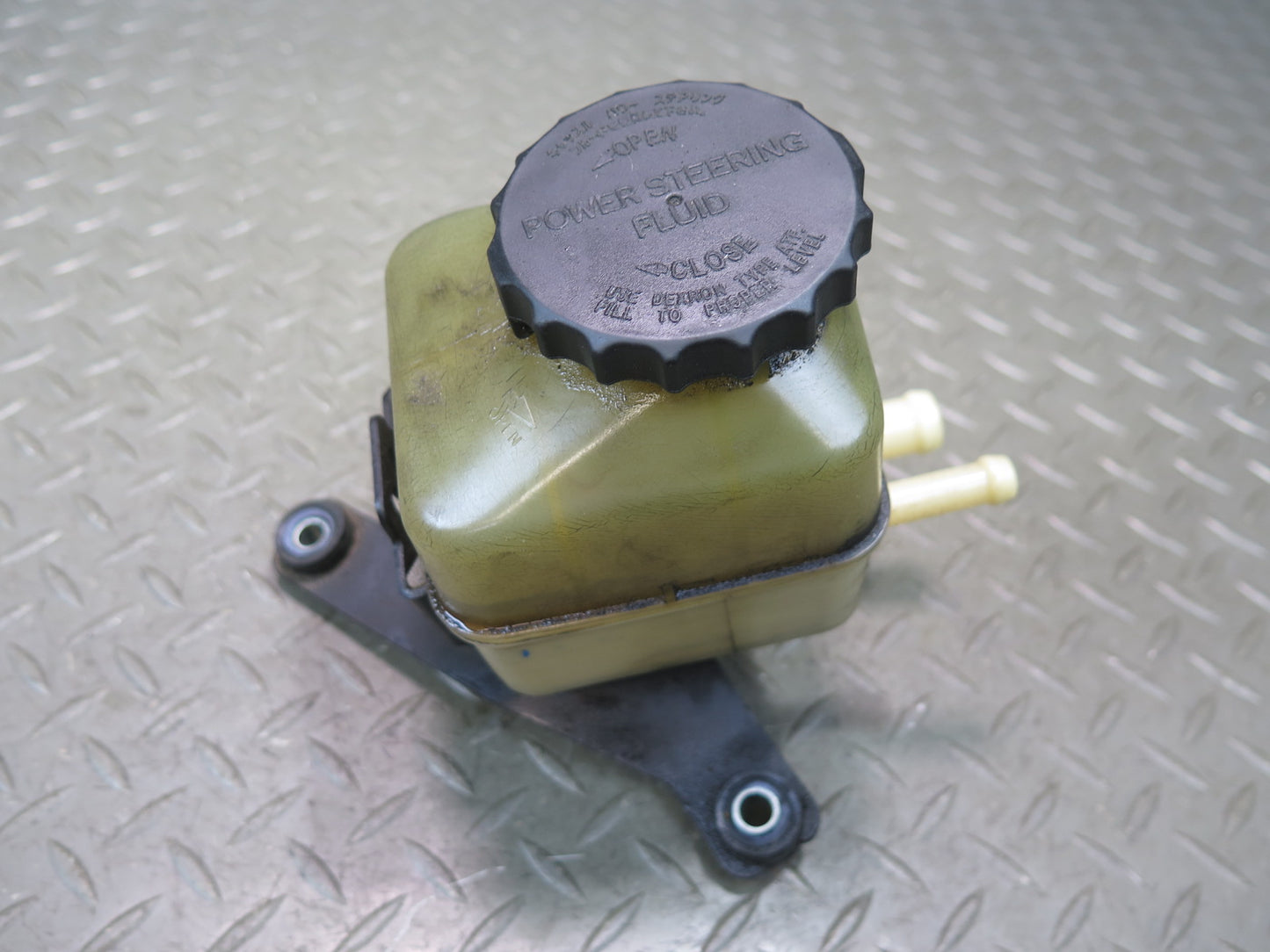 1998-2007 Lexus LX470 Power Steering Fluid Reservoir Bottle Tank w Bracket