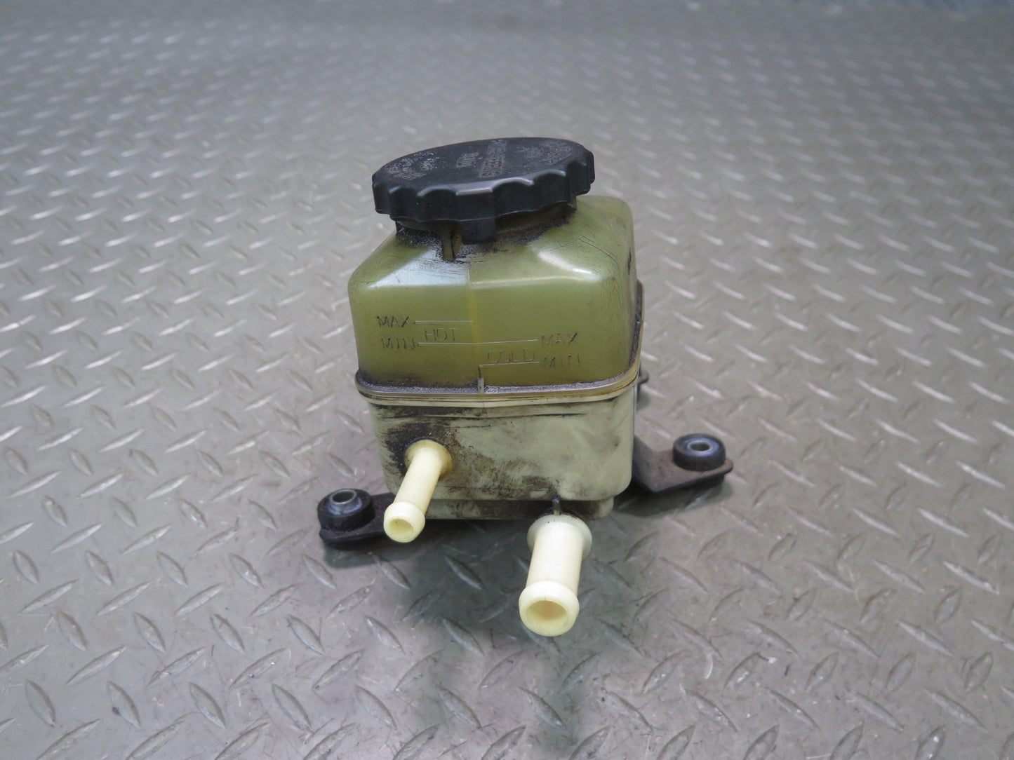 1998-2007 Lexus LX470 Power Steering Fluid Reservoir Bottle Tank w Bracket
