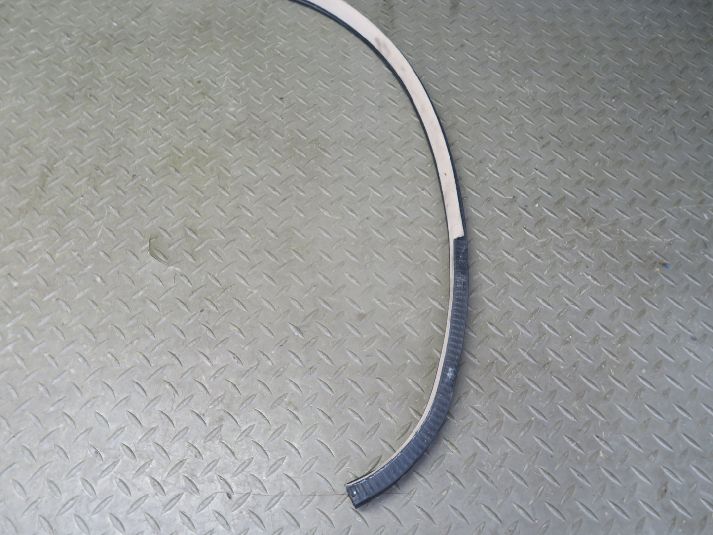 2003-2007 Lexus UZJ100L LX470 Front Left Door Weatherstrip Rubber Seal