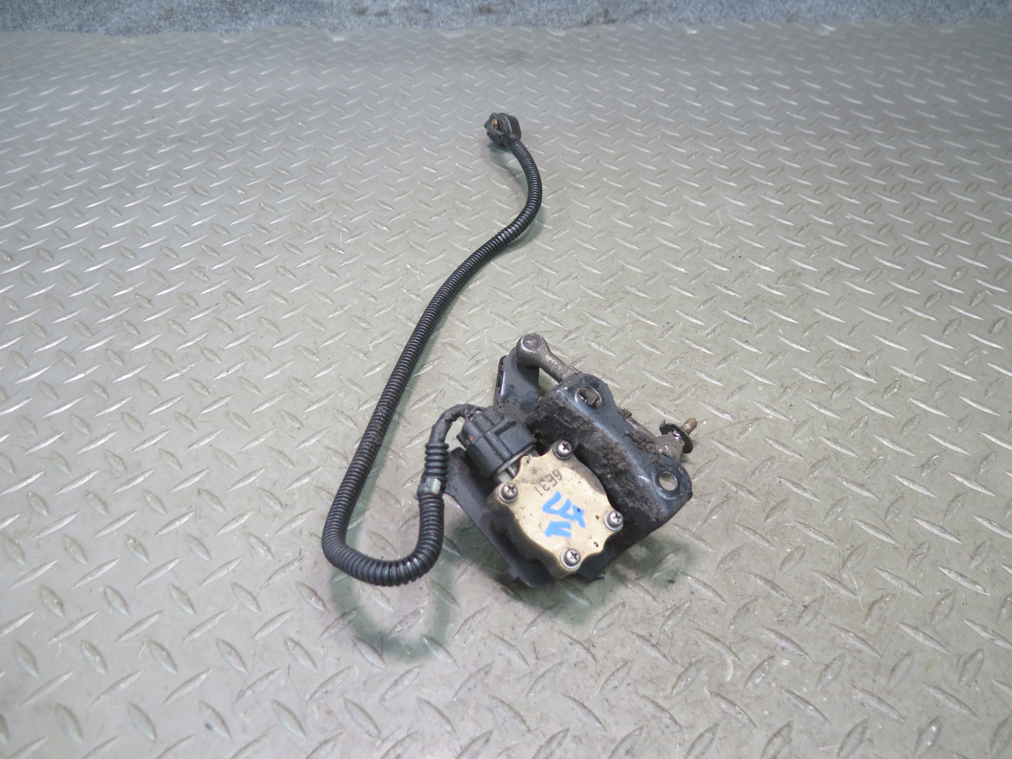 03-07 Lexus UZJ100L LX470 Front Right Suspension Height Level Sensor