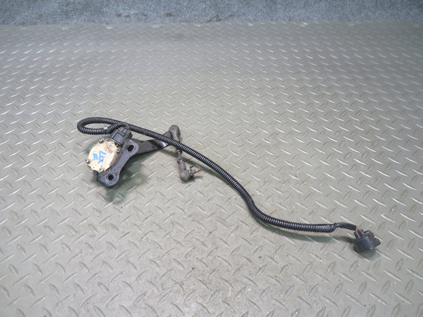 03-07 Lexus UZJ100L LX470 Front Right Suspension Height Level Sensor