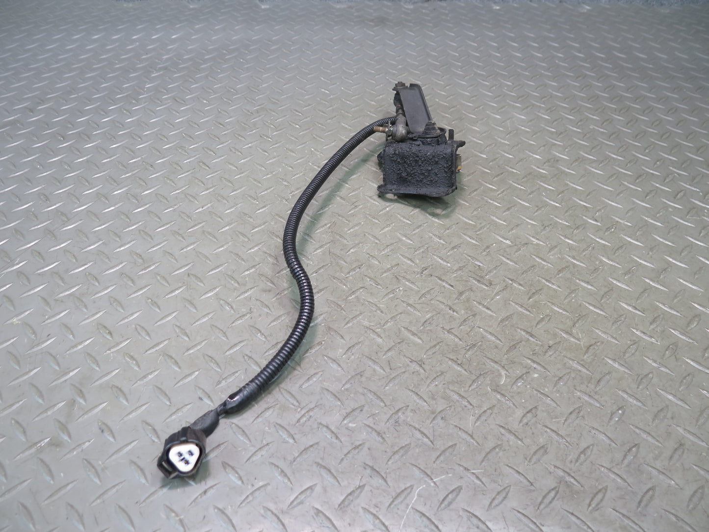 03-07 Lexus UZJ100L LX470 Front Right Suspension Height Level Sensor