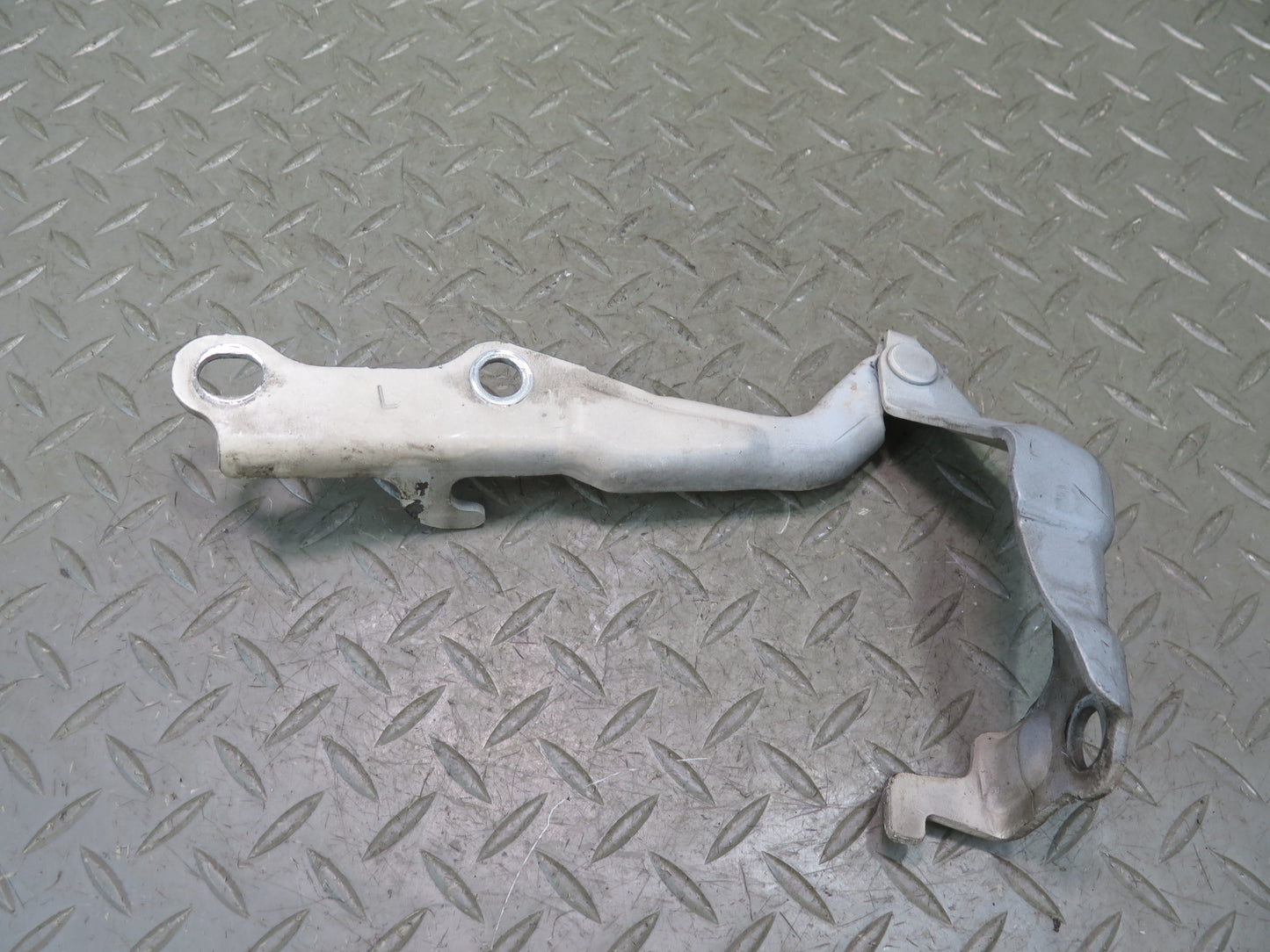 1998-2007 Lexus UZJ100L LX470 Front Left & Right Hood Hinge Set of 2