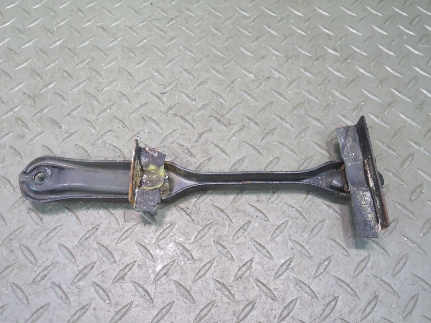 2003-2007 Lexus UZJ100L LX470 Battery Tray Bracket Support Set