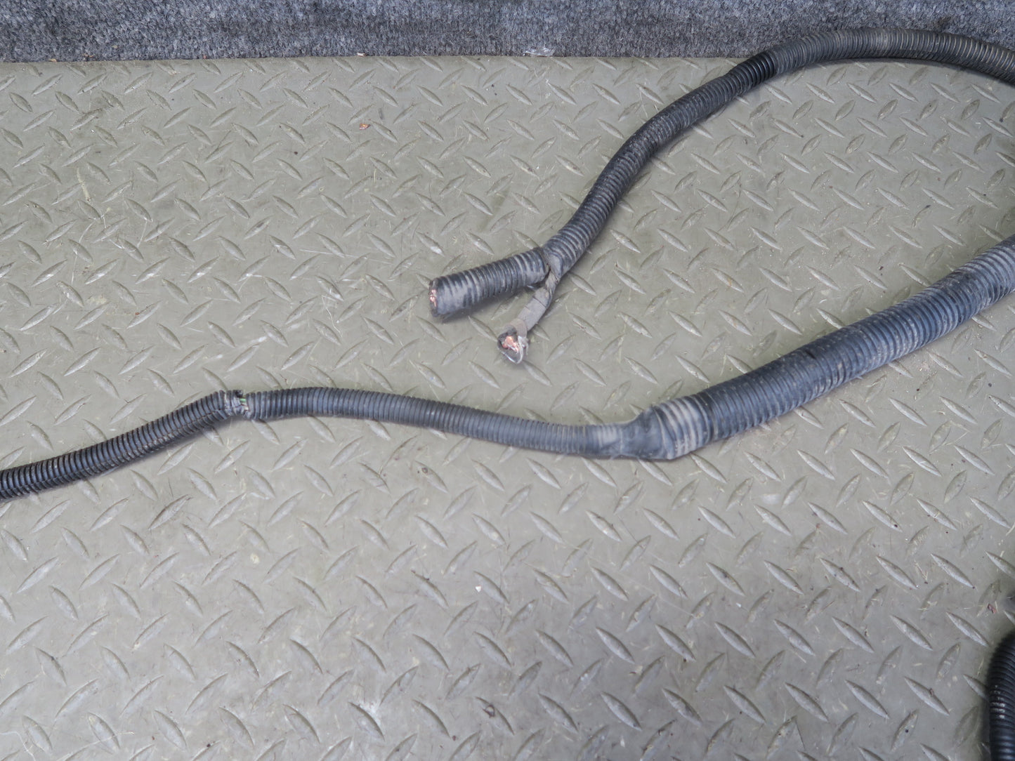 2004 Lexus UZJ100L LX470 Frame Wire Wiring Harness 82169-60040