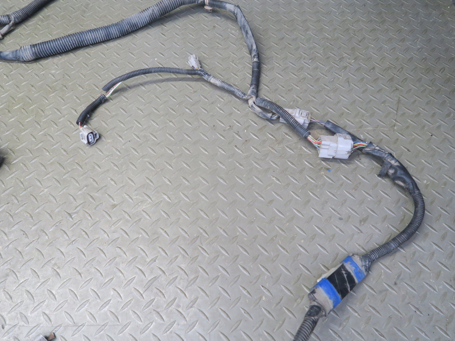 2004 Lexus UZJ100L LX470 Frame Wire Wiring Harness 82169-60040