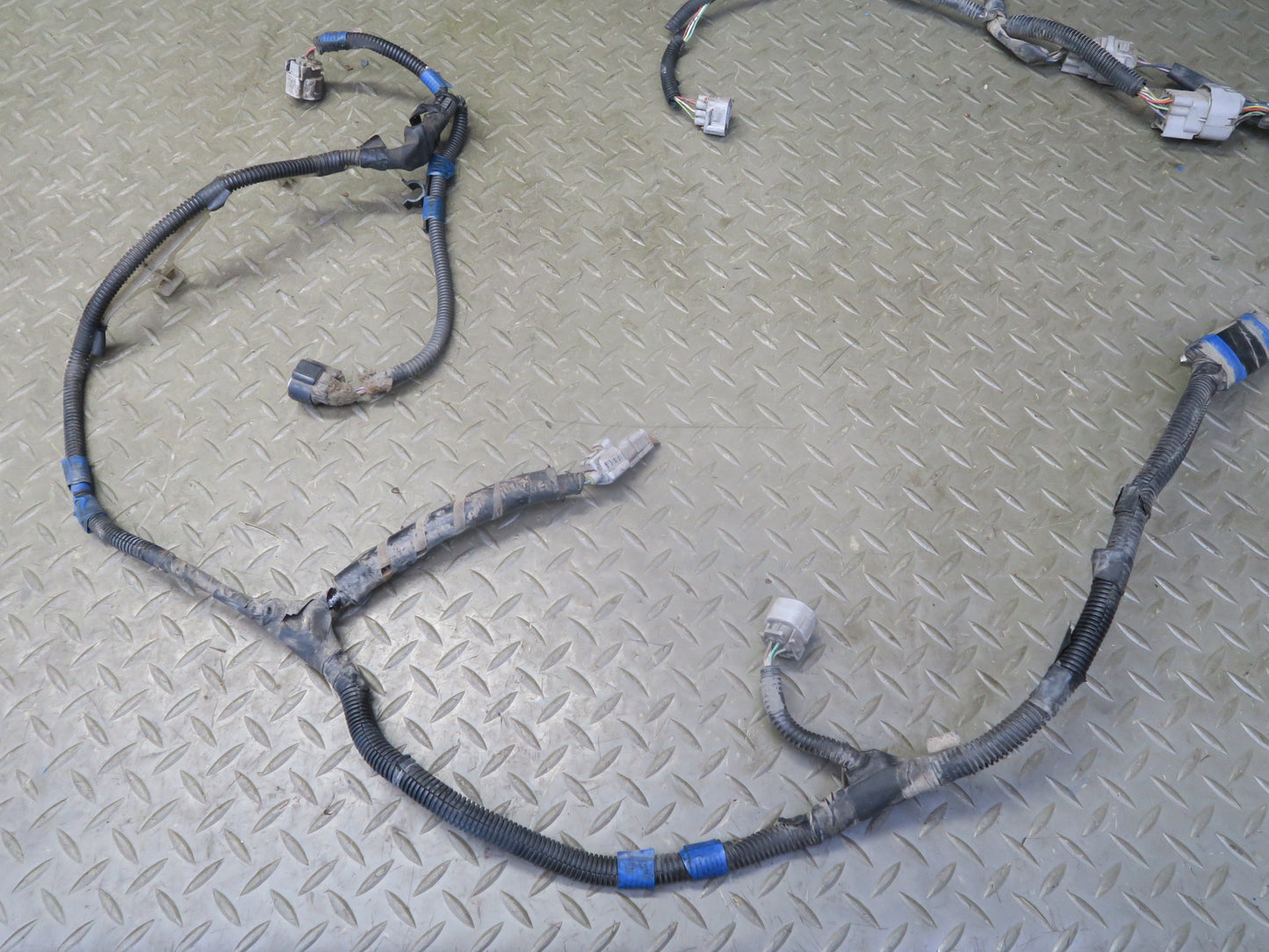 2004 Lexus UZJ100L LX470 Frame Wire Wiring Harness 82169-60040