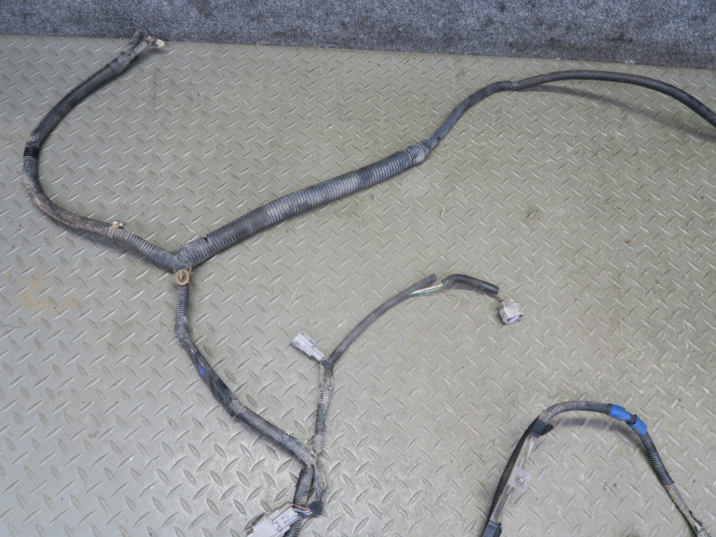 2004 Lexus UZJ100L LX470 Frame Wire Wiring Harness 82169-60040
