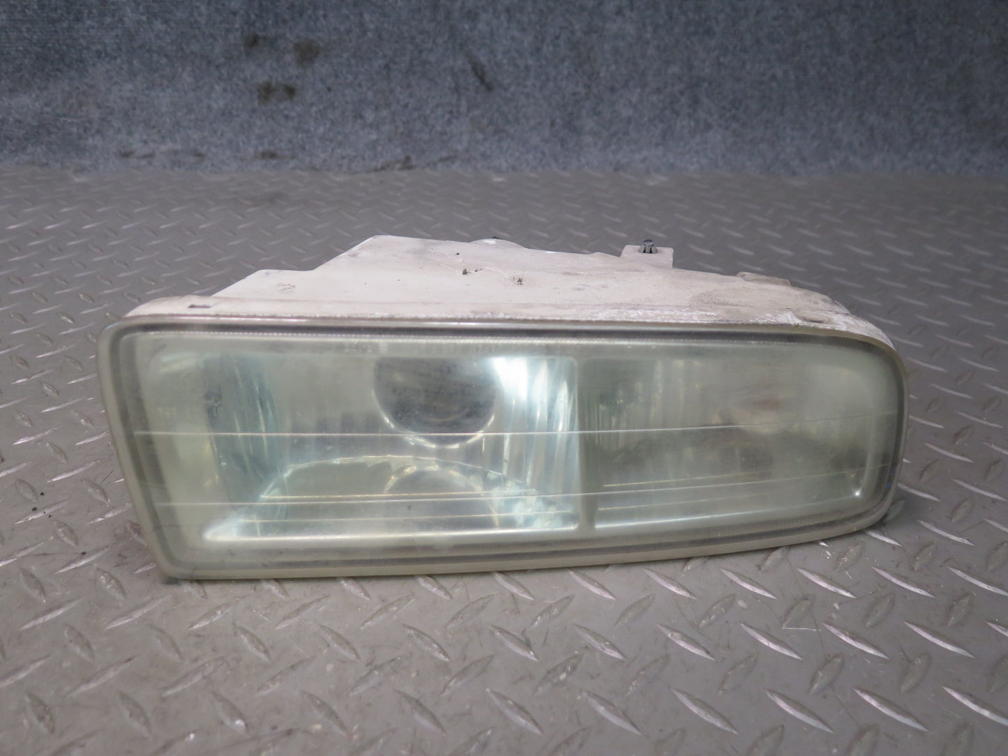 2003-2005 Lexus UZJ100L LX470 Front Left & Right Fog Light Lamp Set of 2