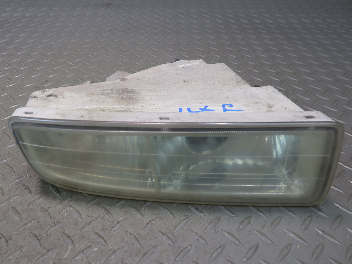 2003-2005 Lexus UZJ100L LX470 Front Left & Right Fog Light Lamp Set of 2