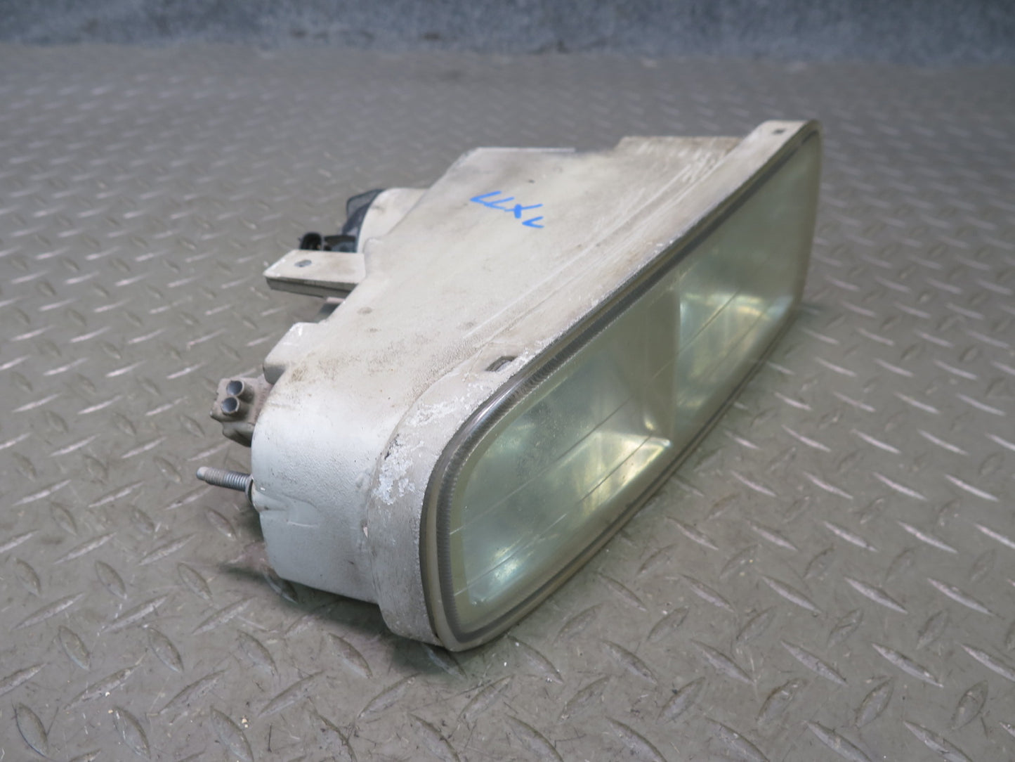2003-2005 Lexus UZJ100L LX470 Front Left & Right Fog Light Lamp Set of 2