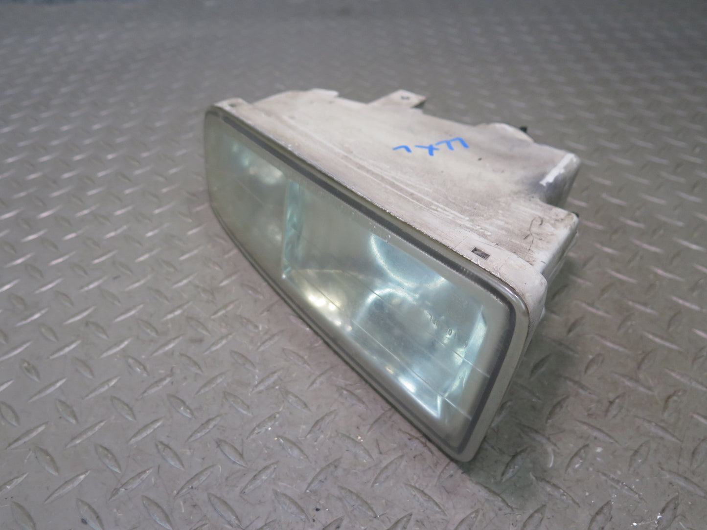 2003-2005 Lexus UZJ100L LX470 Front Left & Right Fog Light Lamp Set of 2