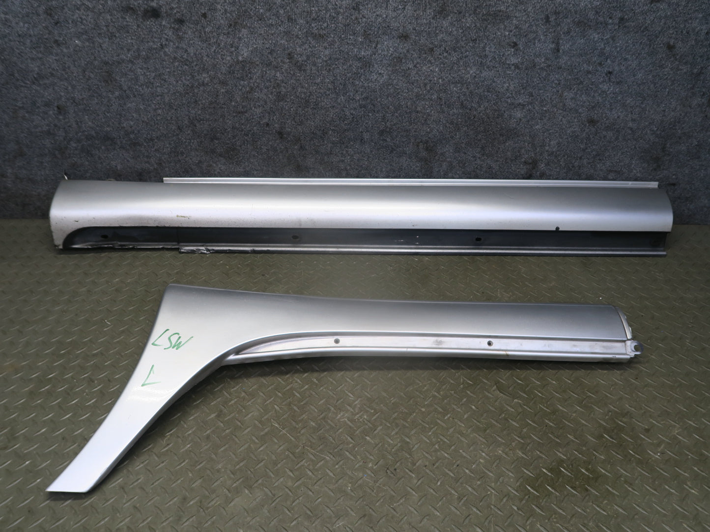 04-06 Lexus UCF30L LS430 Front & Rear Left Side Skirt Rocker Panel Molding OEM