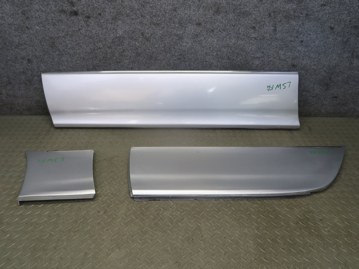 04-06 Lexus UCF30L LS430 Left Fender Door Lower Exterior Molding Trim Set OEM