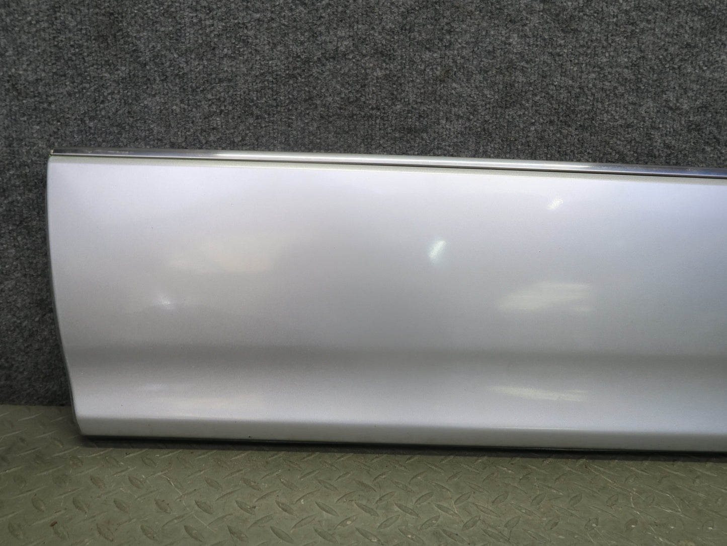 04-06 Lexus UCF30L LS430 Left Fender Door Lower Exterior Molding Trim Set OEM