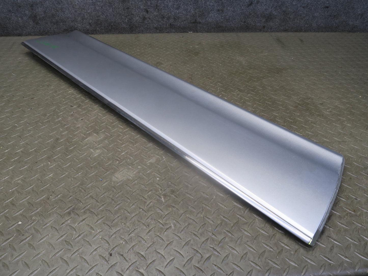 04-06 Lexus UCF30L LS430 Left Fender Door Lower Exterior Molding Trim Set OEM