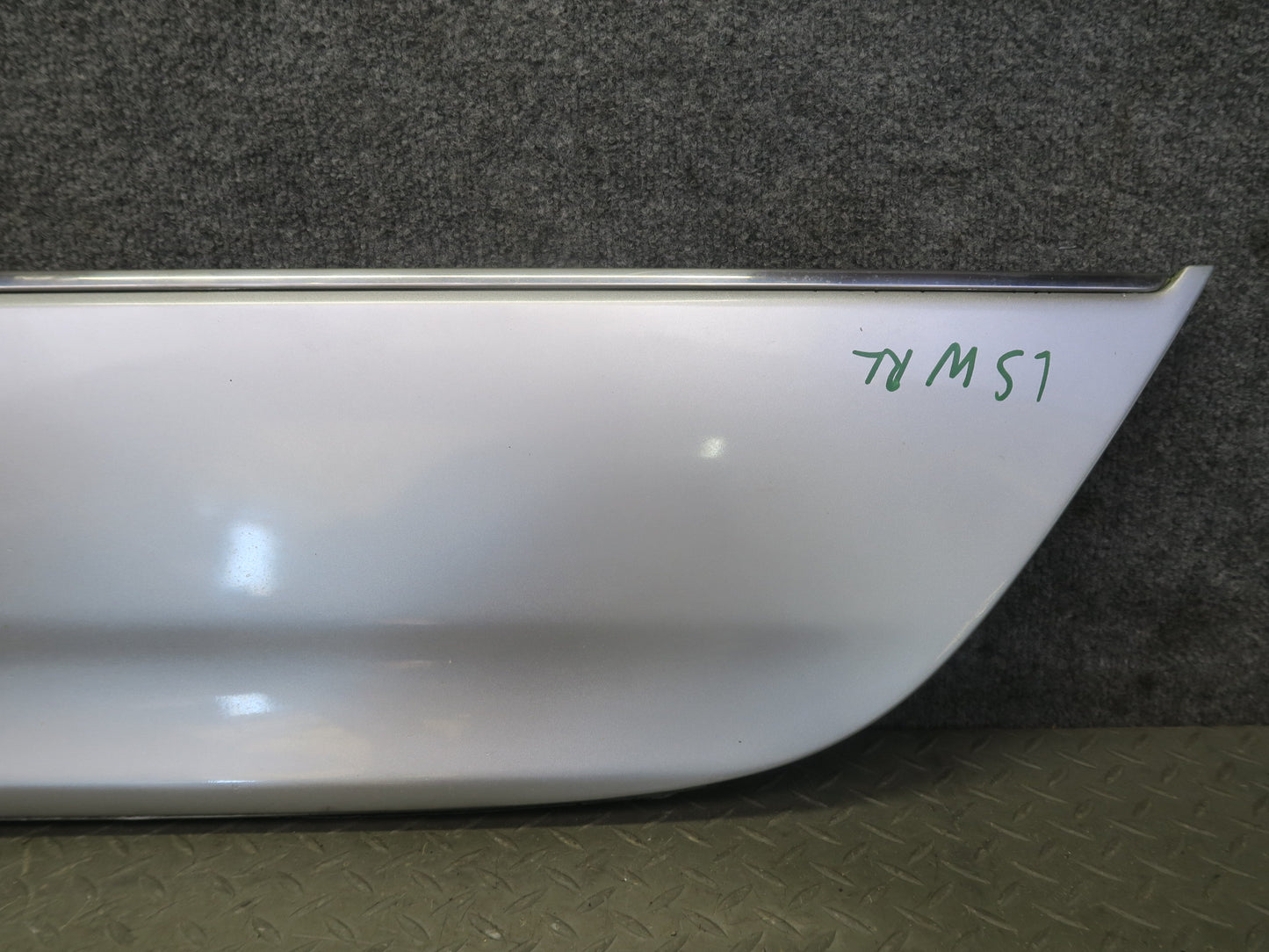 04-06 Lexus UCF30L LS430 Left Fender Door Lower Exterior Molding Trim Set OEM